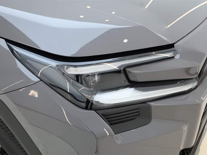 Фото 9 - Toyota RAV4