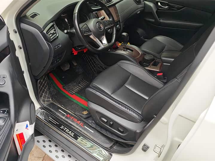 Photo 9 - Nissan X-Trail