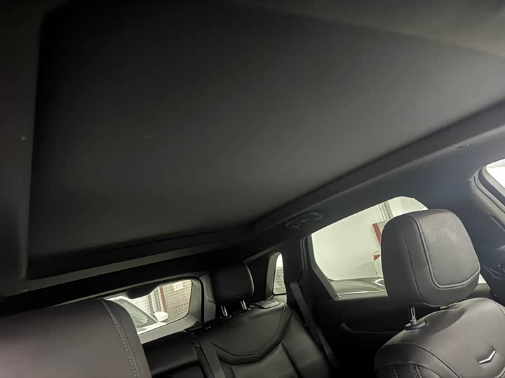 Фото 8 - Cadillac XT5