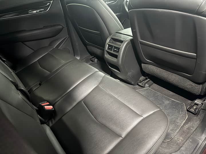 Фото 9 - Cadillac XT5