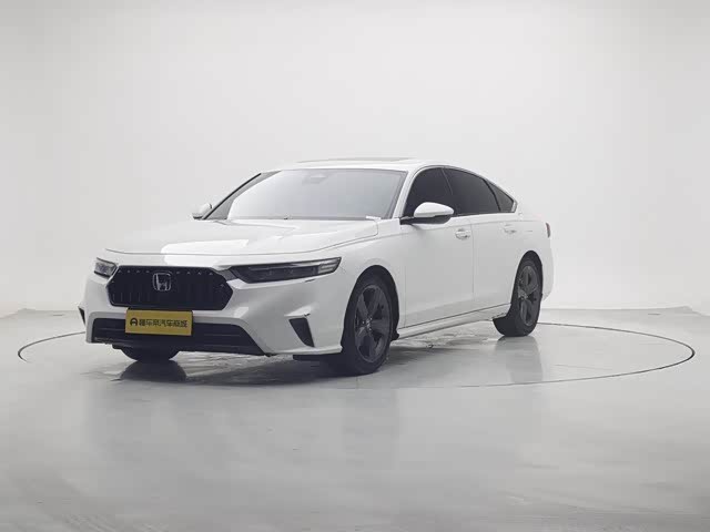 Фото 1 - Honda Inspire