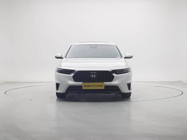 Фото 2 - Honda Inspire