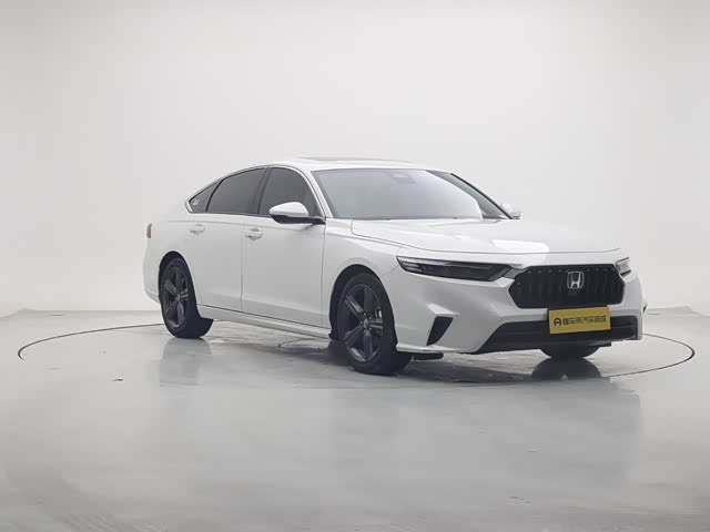 Фото 3 - Honda Inspire