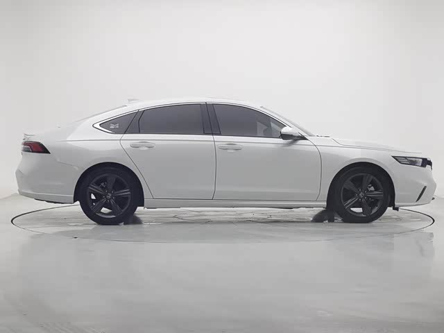 Фото 8 - Honda Inspire