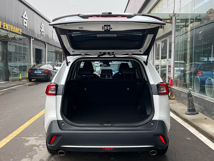 Photo 6 - Toyota Wildlander