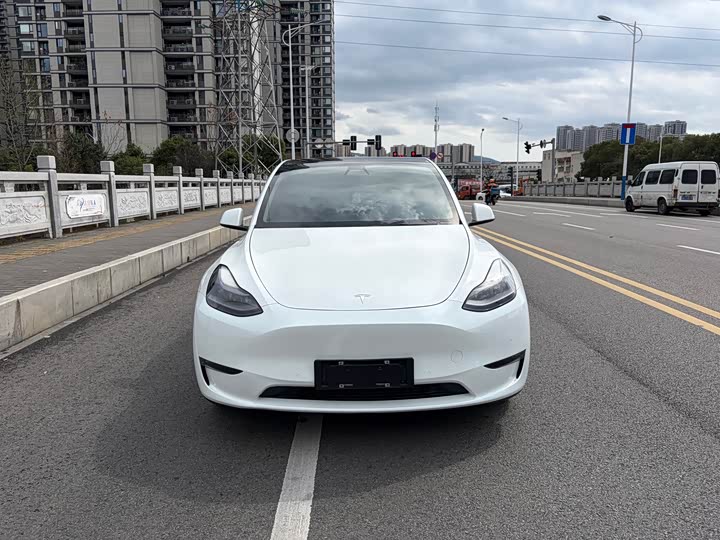 Photo 2 - Tesla Model Y