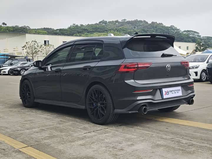 Фото 6 - Volkswagen Golf GTI