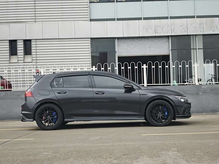 Фото 7 - Volkswagen Golf GTI