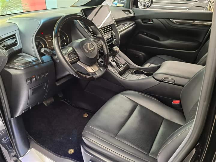 Фото 9 - Lexus LM