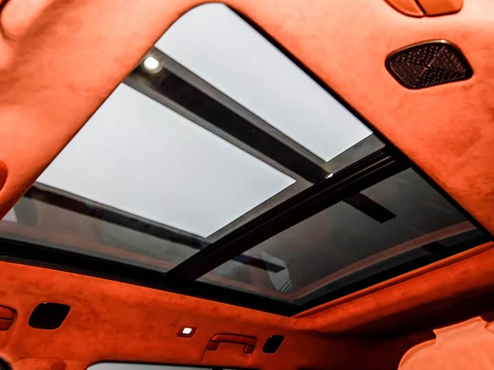 Фото 2 - BYD Yangwang U8