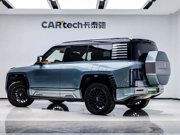 Фото 8 - BYD Yangwang U8