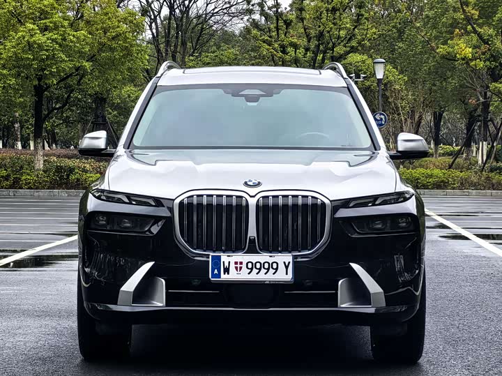 Фото 2 - BMW X7