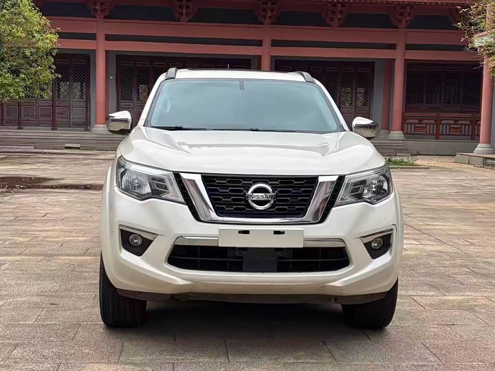 Фото 2 - Nissan Terra