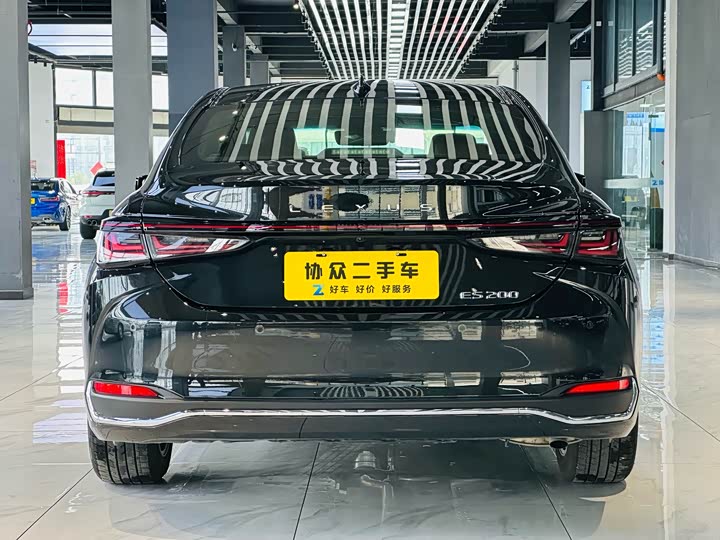 Фото 5 - Lexus ES