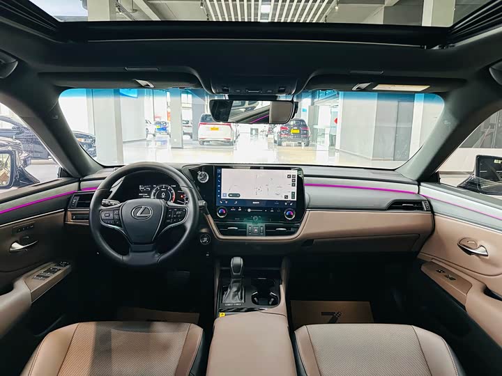 Фото 6 - Lexus ES