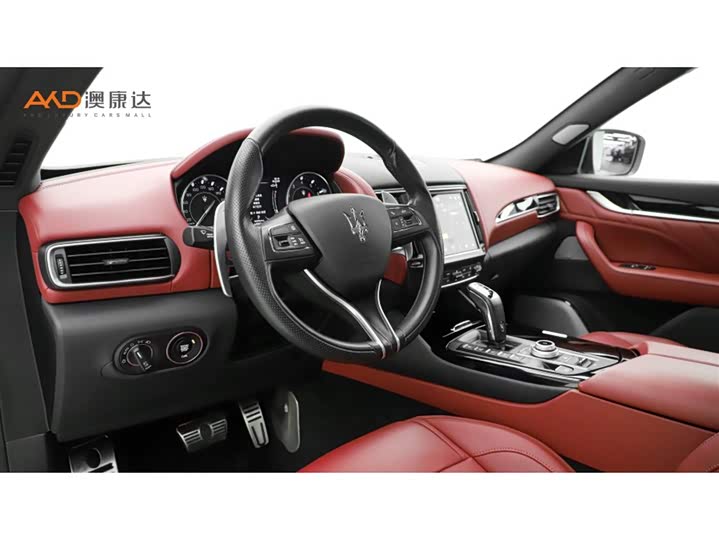 Фото 6 - Maserati Levante