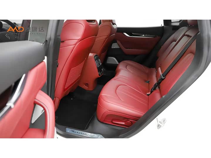 Фото 7 - Maserati Levante