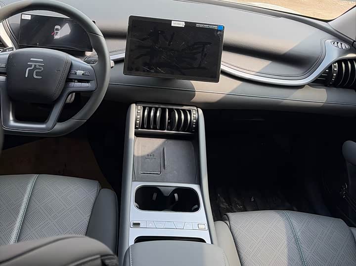 Фото 8 - BYD Yuan Plus