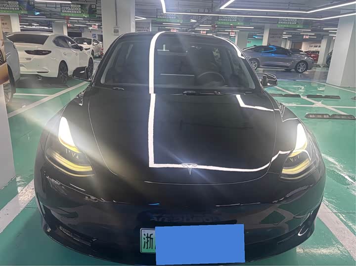 Фото 2 - Tesla Model 3