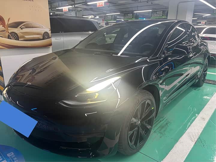 Фото 3 - Tesla Model 3