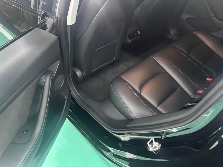 Фото 7 - Tesla Model 3