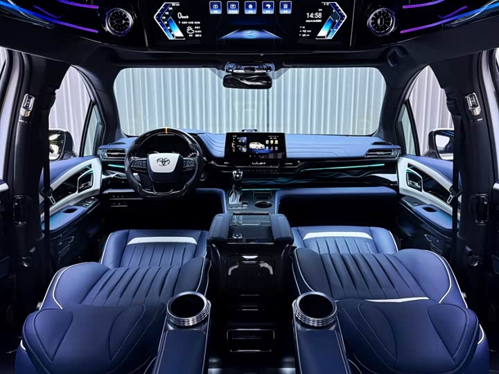 Фото 8 - Toyota Granvia