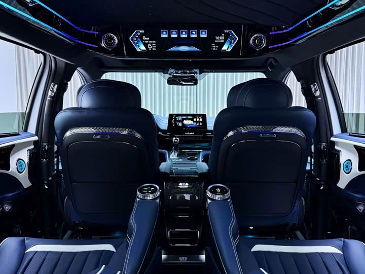 Фото 9 - Toyota Granvia