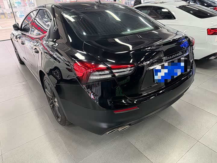 Photo 8 - Maserati Ghibli