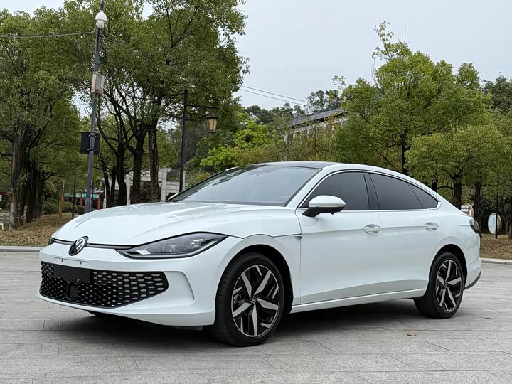 Photo 1 - Volkswagen Lamando L