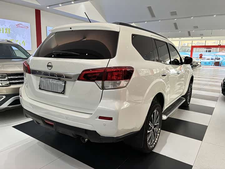 Фото 6 - Nissan Terra