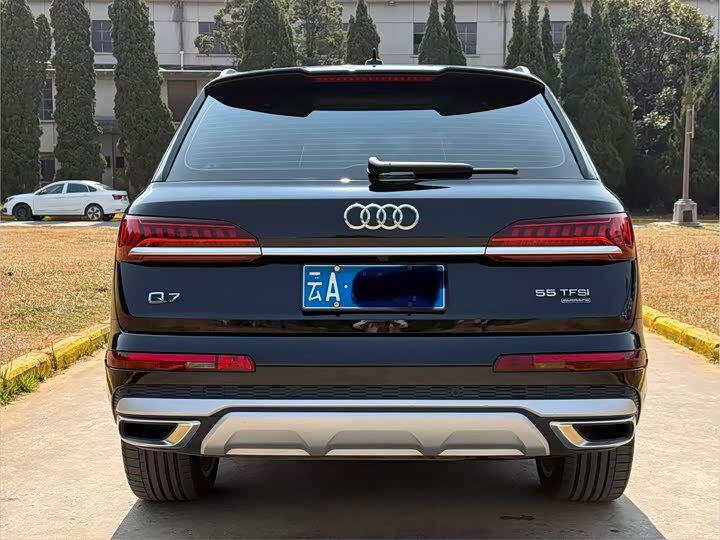 Фото 6 - Audi Q7