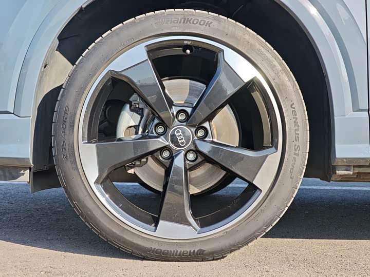 Фото 7 - Audi Q2L