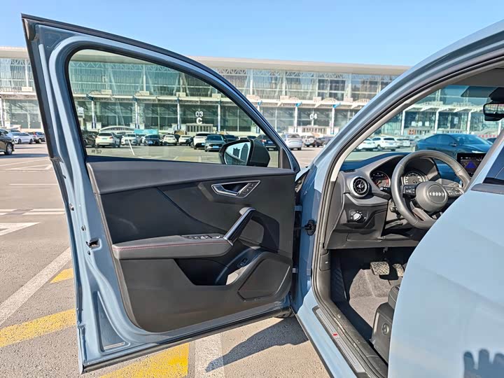 Фото 9 - Audi Q2L