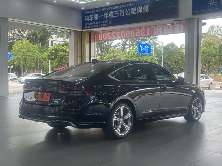 Photo 7 - Honda Accord