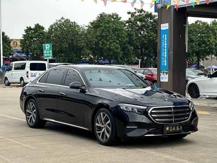 Photo 3 - Mercedes-Benz E-Class