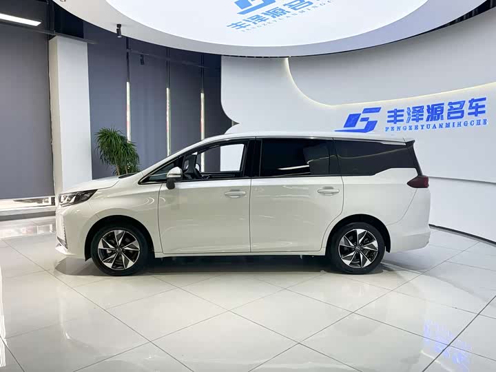 Фото 3 - GAC Trumpchi M6