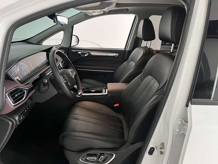 Фото 7 - GAC Trumpchi M6