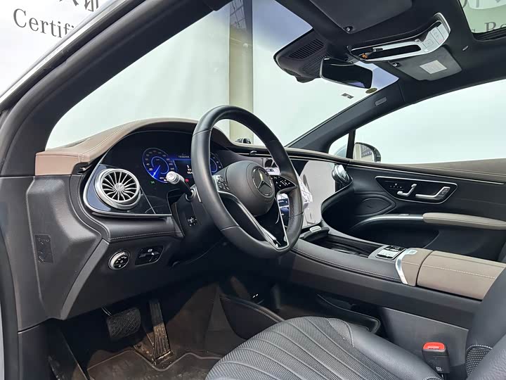 Фото 9 - Mercedes-Benz EQS