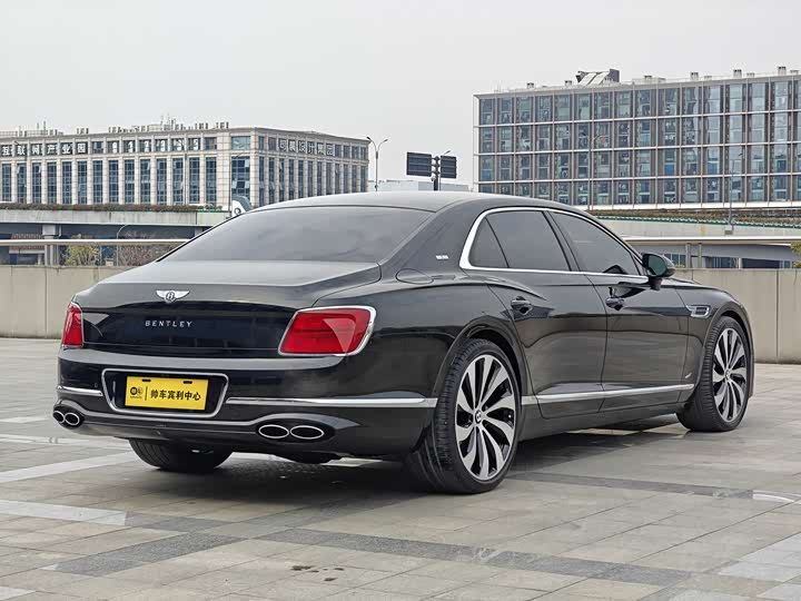 Фото 4 - Bentley Flying Spur
