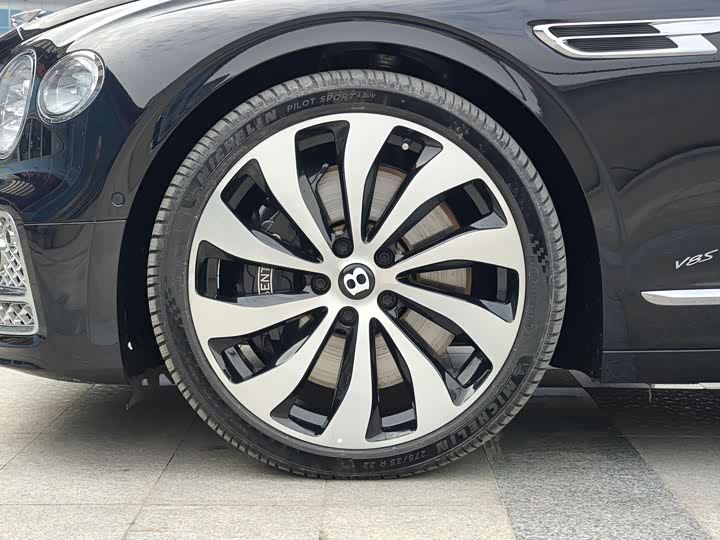 Фото 8 - Bentley Flying Spur