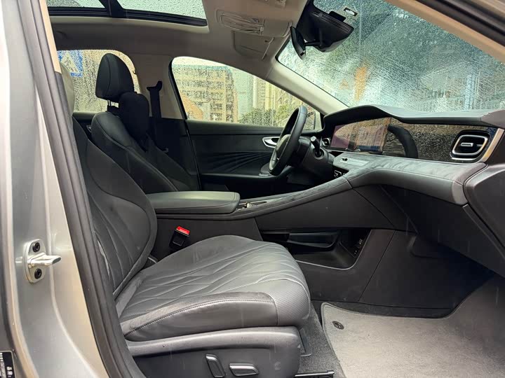 Фото 8 - Roewe D7