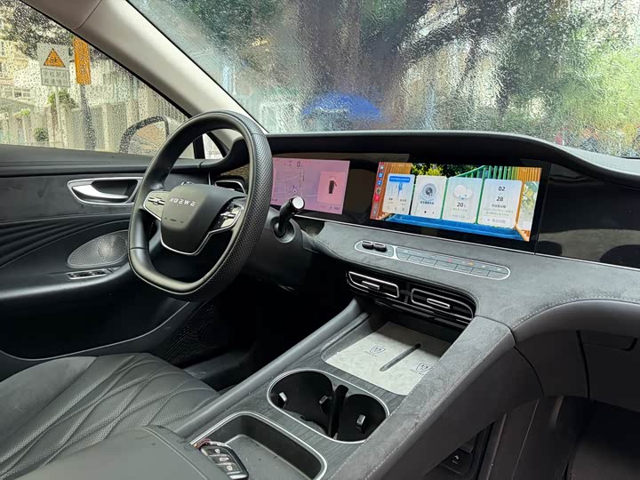 Фото 9 - Roewe D7