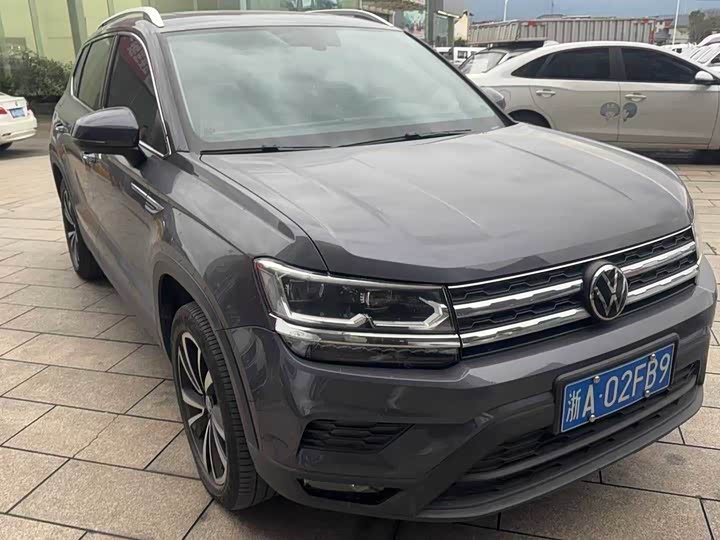 Фото 2 - Volkswagen Tharu