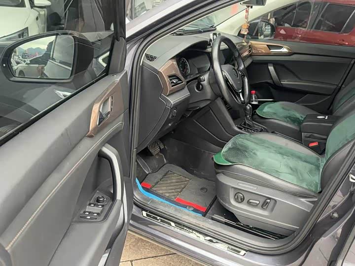 Фото 5 - Volkswagen Tharu