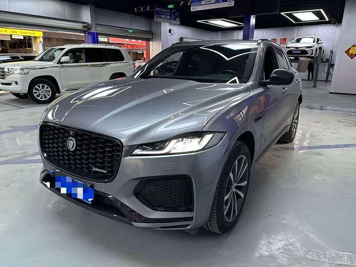 Фото 1 - Jaguar F-Pace
