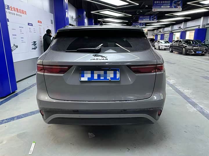 Фото 4 - Jaguar F-Pace