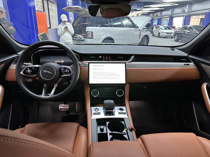 Фото 5 - Jaguar F-Pace