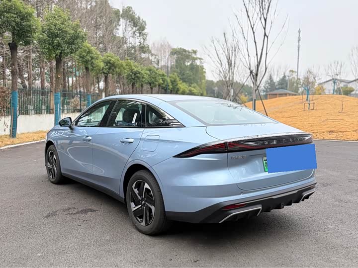 Фото 4 - Geely Galaxy L6