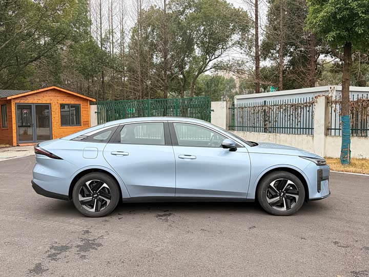 Фото 7 - Geely Galaxy L6