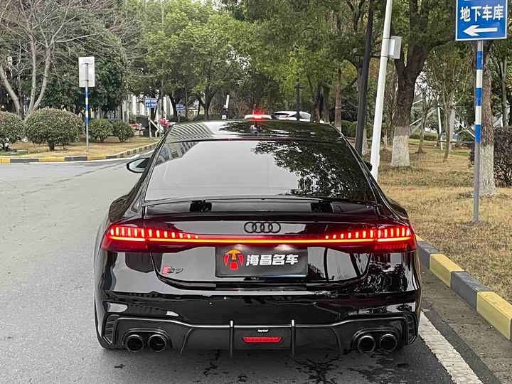 Фото 5 - Audi A7